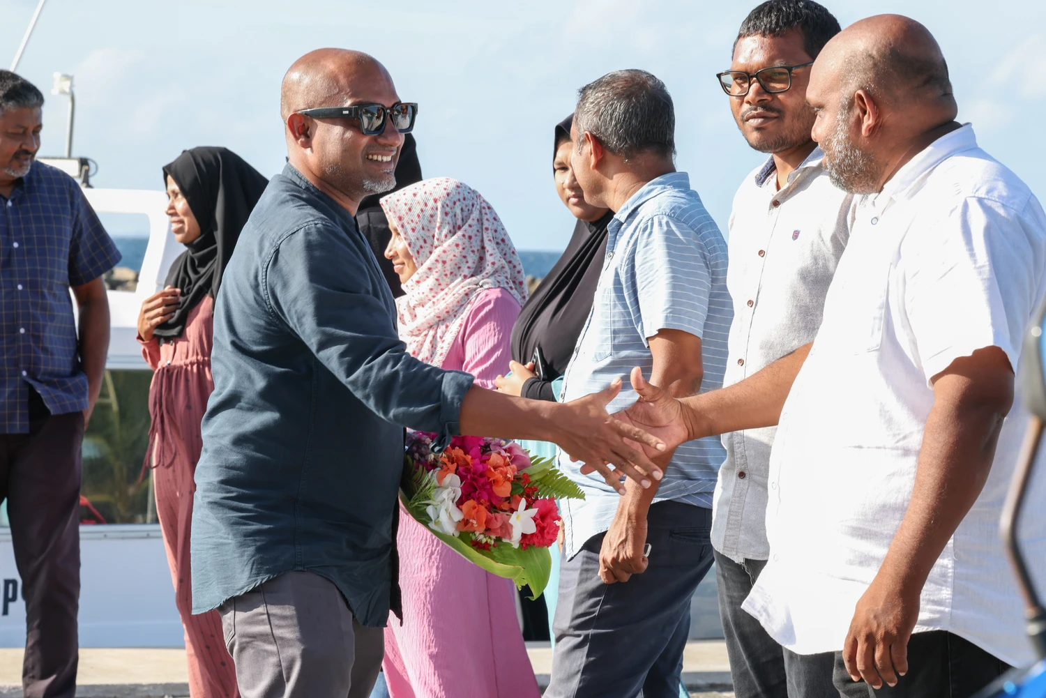 Image for ދ. ބަނޑިދޫގައި ކުރިއަށް ގެންދެވުނު ޕޭސްޓްރީ އަދި ބޭކަރީ ކޯހުގެ ނިންމުމުގެ ޙަފްލާގައި ބައިވެރިވެވަޑައިގަތުމަށް މިނިސްޓްރީގެ ޓީމުން އެރަށަށް ކުރެއްވި ދަތުރުފުޅުގައި، އެރަށުގެ ކައުންސިލް އަދި އަންހެނުންގެ ތަރައްޤީއަށް މަސައްކަތްކުރާ ކޮމިޓީއާއެކު ބޭއްވުނު ބައްދަލުވުން. service